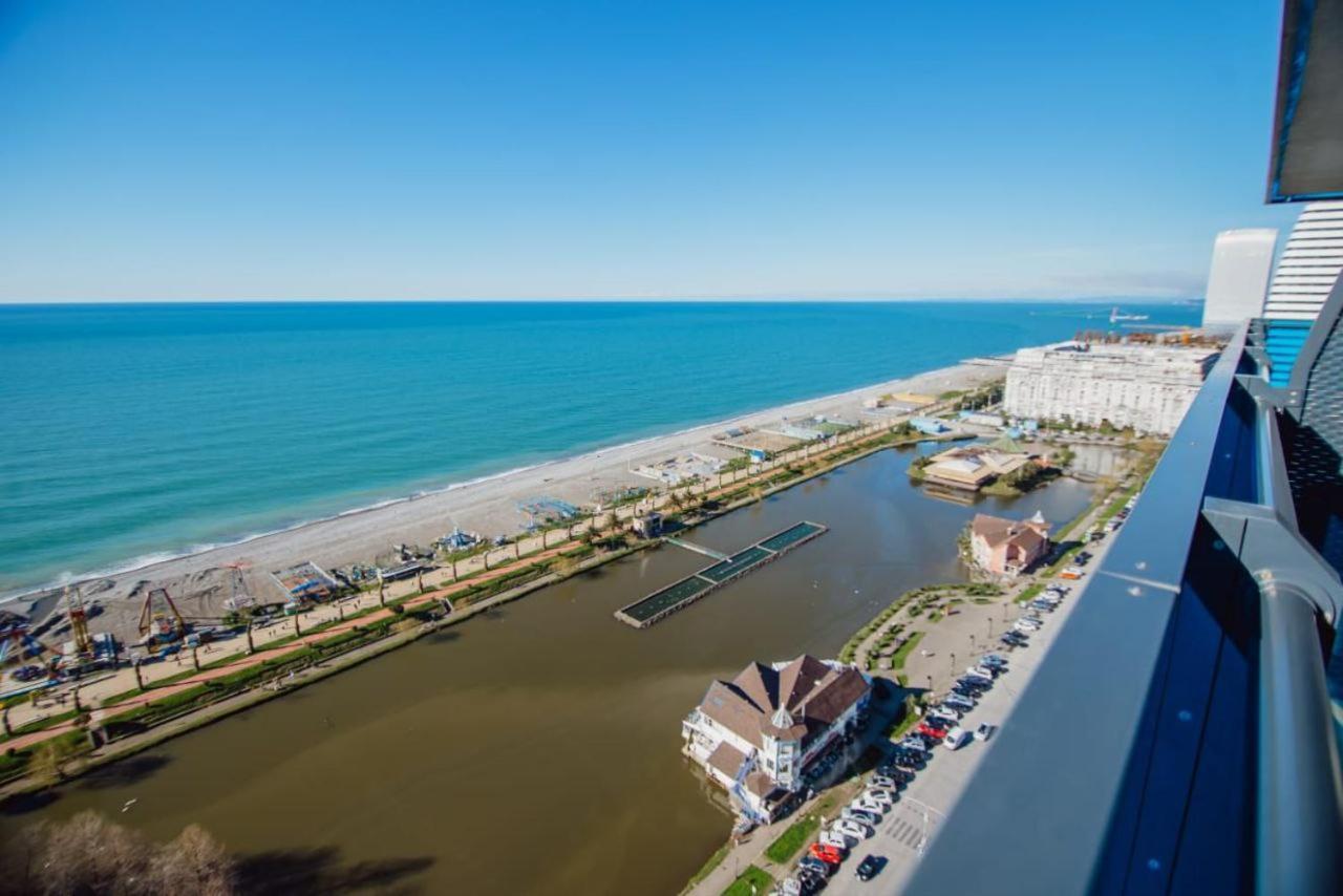 Royal Sea Breeze Apartments Batumi Exterior photo