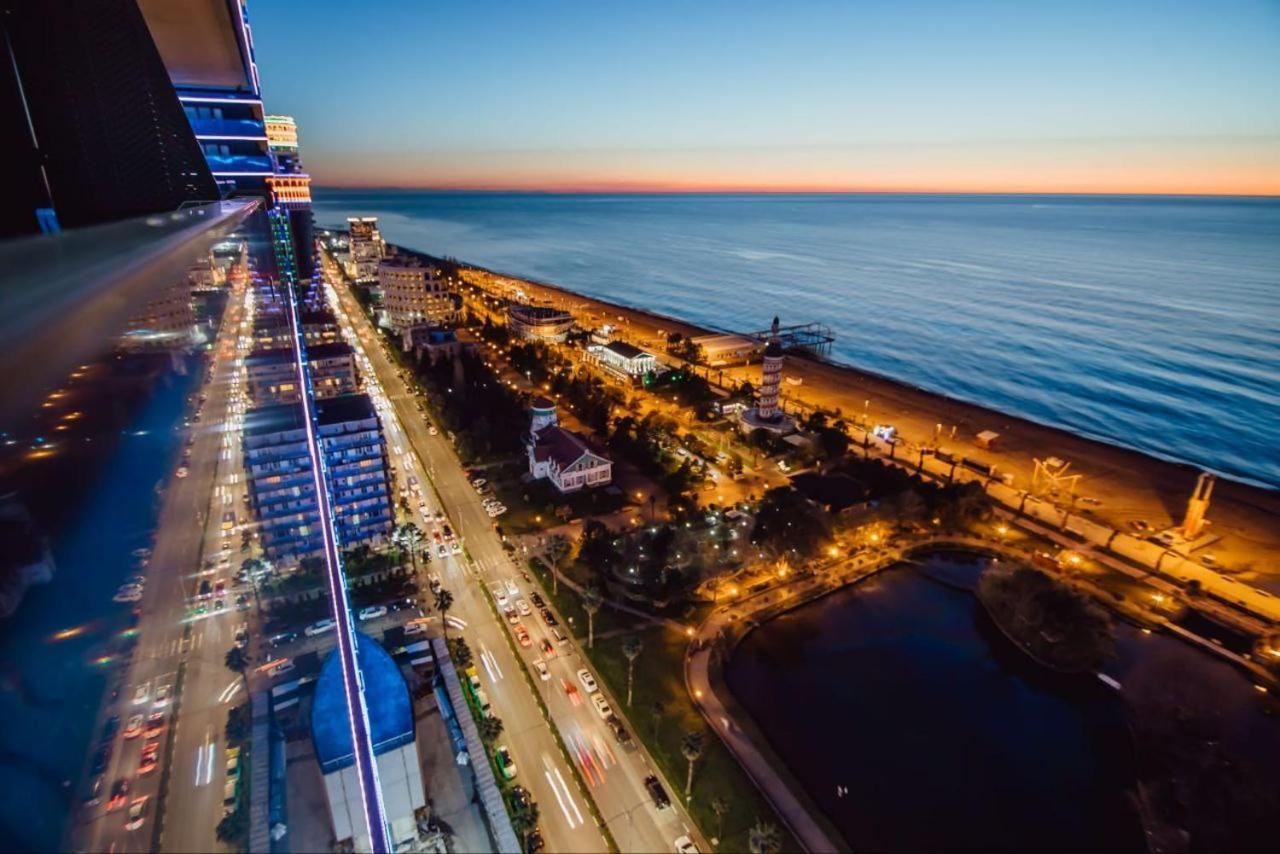 Royal Sea Breeze Apartments Batumi Exterior photo